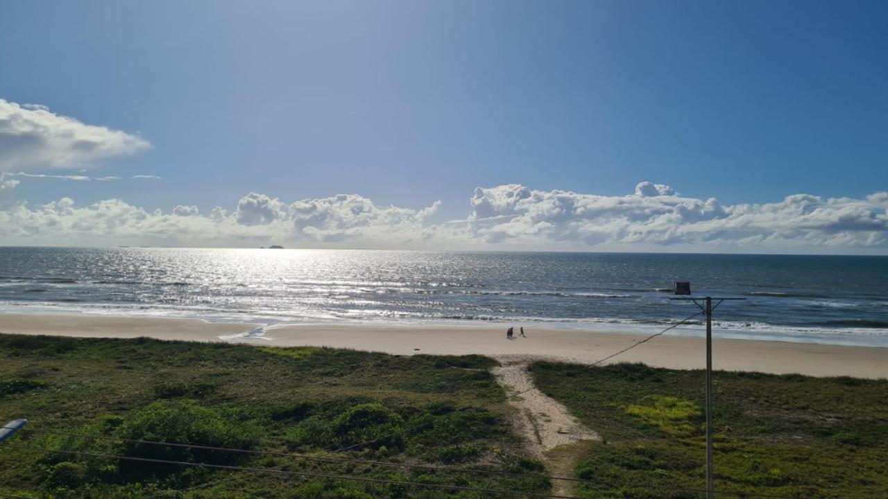 Frente O Mar - *